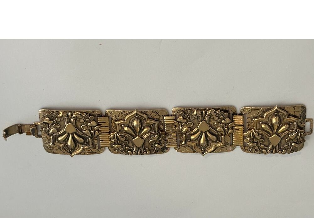 Vintage Gold Tone Panel Blacelet Victorian Style